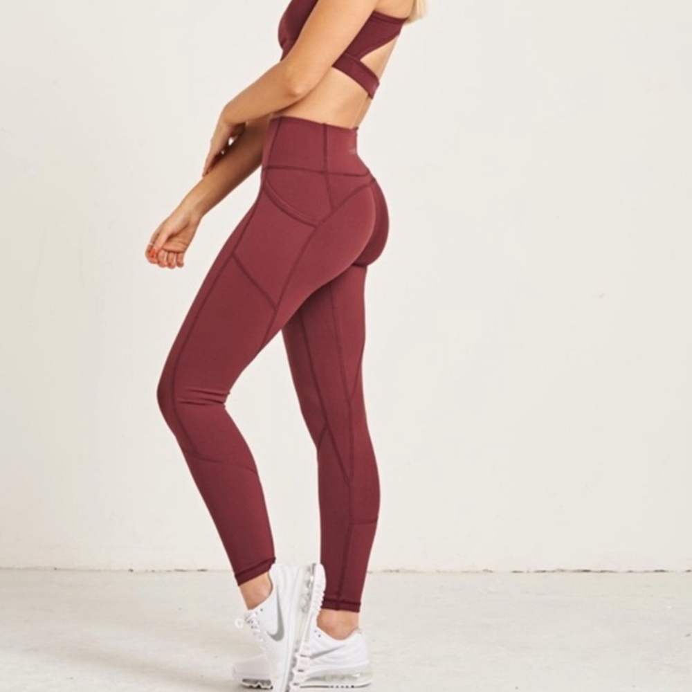 S FlexxFit heart contour Leggings in burgundy